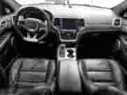 2018 Jeep Grand Cherokee SRT z VIN 1C4RJFDJ9JC475253, wystawiony jako Copart lot #71706145 z przebiegiem 55 552 mil mil oraz Szkoda całkowita • Salvage title. Historia ofert i sprzedaży dostępna na DreamBid. Obrazek 8.