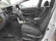 2017 Hyundai Elantra с VIN KMHD35LH1HU355413, выставлен на аукционе Copart как лот 70568605 с пробегом 80 937 миль миль и Списание • Salvage title. История ставок и продаж доступна на DreamBid. Изображение 7.