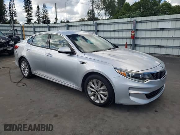 2016 Kia Optima EX с VIN 5XXGU4L31GG117529, выставлен на аукционе Copart как лот 90545125 с пробегом 95 186 миль миль и Списание • Salvage title. История ставок и продаж доступна на DreamBid. Изображение 4.