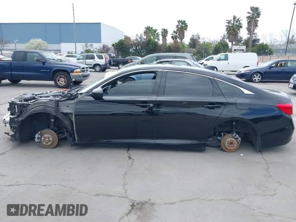 2022 Honda Accord с VIN 1HGCV3F16NA003357, выставлен на аукционе IAAI как лот 41899483 с пробегом Не указан миль и . История ставок и продаж доступна на DreamBid. Изображение 14.