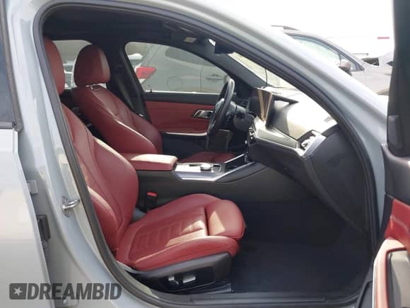 2023 BMW 3 Series M340i xDrive z VIN 3MW49FF09P8C84517, wystawiony jako IAAI lot #41586394 z przebiegiem 25 349 mil mil oraz . Historia ofert i sprzedaży dostępna na DreamBid. Obrazek 5.