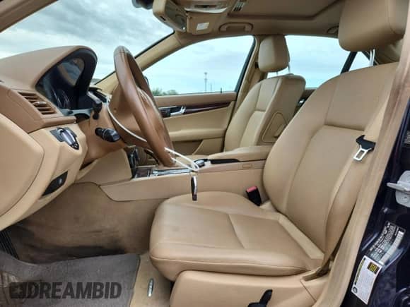 2008 Mercedes-Benz C 300 Sport z VIN WDDGF81X88F165011, wystawiony jako Copart lot #70551805 z przebiegiem 146 539 mil mil oraz Czysty tytuł • Clean title. Historia ofert i sprzedaży dostępna na DreamBid. Obrazek 7.