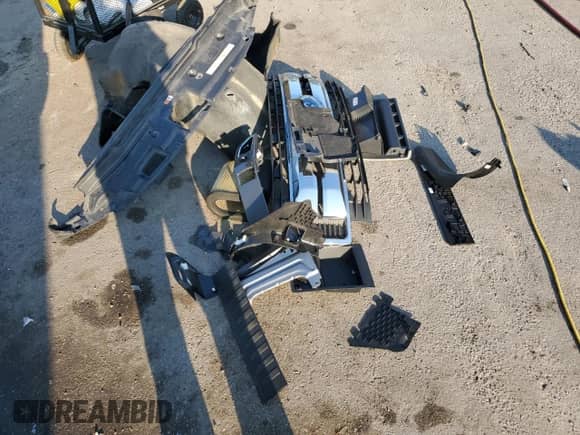 2018 Ford F-250 XL with VIN 1FT7W2BT8JEC09099, listed as a Copart auction lot 81018875 with 78,700 mi miles and Salvage title. Bid and sale history available at DreamBid. Image 12.