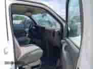 2003 Chevrolet Express Cargo z VIN 1GCFG15X631218329, wystawiony jako IAAI lot #42538660 z przebiegiem 190 042 mil mil oraz . Historia ofert i sprzedaży dostępna na DreamBid. Obrazek 5.