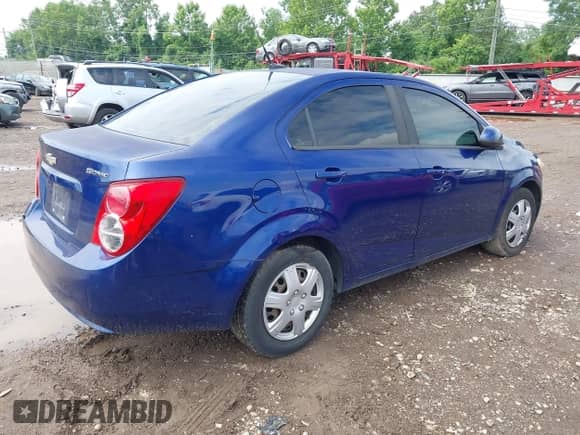 2013 Chevrolet Sonic LS с VIN 1G1JA5SH3D4222802, выставлен на аукционе IAAI как лот 42737550 с пробегом 118 997 миль миль и . История ставок и продаж доступна на DreamBid. Изображение 4.