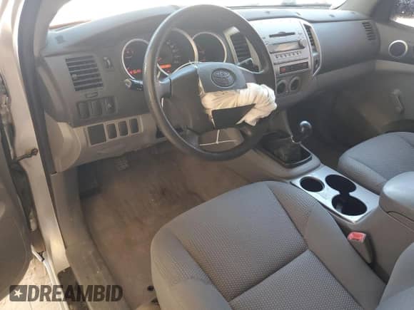 2007 Toyota Tacoma PreRunner z VIN 5TENX62N27Z353184, wystawiony jako Copart lot #56592915 z przebiegiem 122 770 mil mil oraz Szkoda całkowita • Salvage title. Historia ofert i sprzedaży dostępna na DreamBid. Obrazek 8.