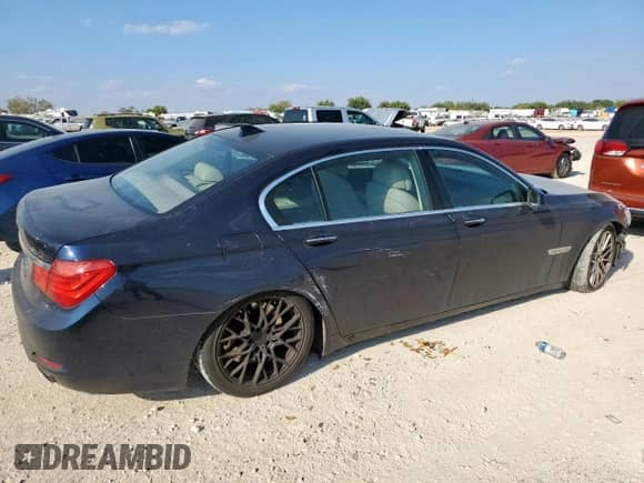 2012 BMW 7 Series 750Li xDrive with VIN WBAKC8C59CC435931, listed as a Copart auction lot 81988015 with Not provided miles and Clean title. Bid and sale history available at DreamBid. Image 3.