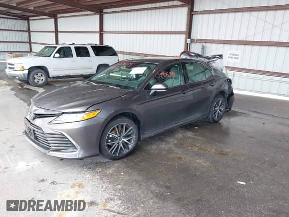 2023 Toyota Camry Hybrid XLE с VIN 4T1F31AK9PU607441, выставлен на аукционе IAAI как лот 39705099 с пробегом 15 682 миль миль и . История ставок и продаж доступна на DreamBid. Изображение 17.