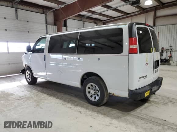 2014 Chevrolet Express Passenger LS z VIN 1GNSGBF40E1182270, wystawiony jako Copart lot #46731915 z przebiegiem Nie podano mil oraz Szkoda całkowita • Salvage title. Historia ofert i sprzedaży dostępna na DreamBid. Obrazek 2.