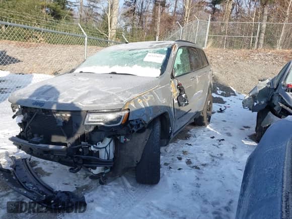 2020 Jeep Grand Cherokee Laredo E with VIN 1C4RJFAG7LC112476, listed as a IAAI auction lot 41322025 with 67,107 mi miles and . Bid and sale history available at DreamBid. Image 16.