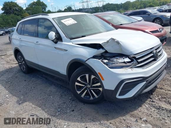 2022 Volkswagen Tiguan S с VIN 3VV1B7AXXNM015548, выставлен на аукционе IAAI как лот 42970178 с пробегом 95 320 миль миль и . История ставок и продаж доступна на DreamBid. Изображение 1.