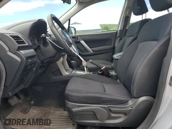 2017 Subaru Forester z VIN JF2SJABC2HH408727, wystawiony jako Copart lot #57682295 z przebiegiem 219 609 mil mil oraz Czysty tytuł • Clean title. Historia ofert i sprzedaży dostępna na DreamBid. Obrazek 7.