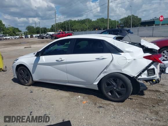2021 Hyundai Elantra Blue with VIN KMHLM4AJ1MU010062, listed as a IAAI auction lot 42959580 with 85,572 mi miles and . Bid and sale history available at DreamBid. Image 15.