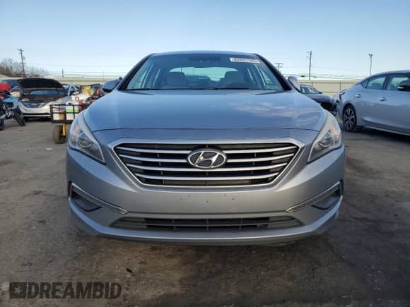 2015 Hyundai Sonata SE с VIN 5NPE24AF1FH007593, выставлен на аукционе Copart как лот 82631145 с пробегом 215 450 миль миль и Чистый • Clean title. История ставок и продаж доступна на DreamBid. Изображение 5.