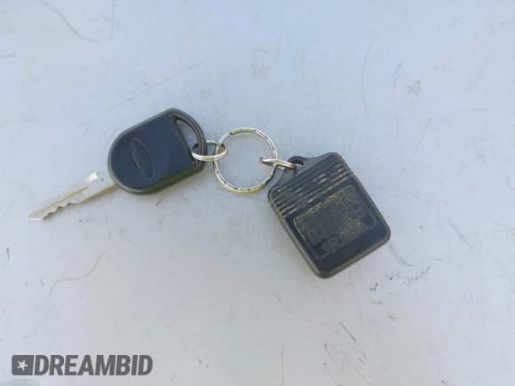 2010 Ford F-150 XL с VIN 1FTFW1EV0AFC16433, выставлен на аукционе IAAI как лот 43072137 с пробегом 109 748 миль миль и . История ставок и продаж доступна на DreamBid. Изображение 11.