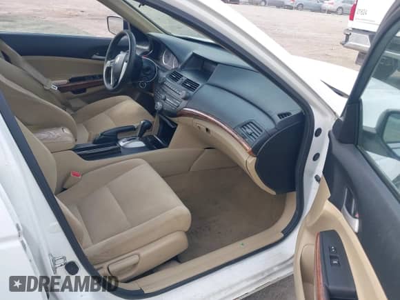 2011 Honda Accord EX с VIN 1HGCP2F70BA127502, выставлен на аукционе IAAI как лот 43378240 с пробегом 276 776 миль миль и . История ставок и продаж доступна на DreamBid. Изображение 5.