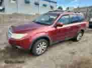 2012 Subaru Forester X Premium z VIN JF2SHBDC7CH424896, wystawiony jako Copart lot #81628725 z przebiegiem 114 652 mil mil oraz Szkoda całkowita • Salvage title. Historia ofert i sprzedaży dostępna na DreamBid. Obrazek 1.