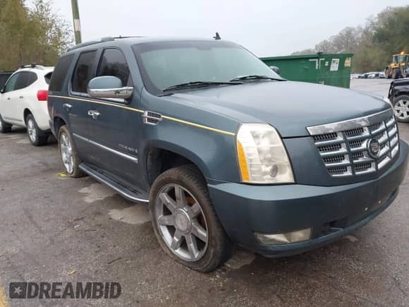 2009 Cadillac Escalade with VIN 1GYFK23249R122697, listed as a IAAI auction lot 43527455 with 178,615 mi miles and . Bid and sale history available at DreamBid. Image 1.