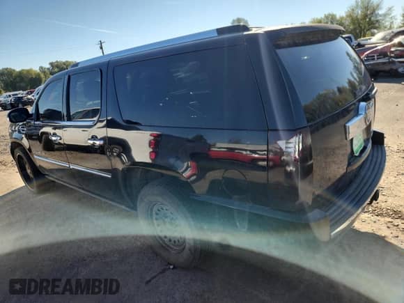 2008 Cadillac Escalade ESV with VIN 1GYFK66868R134789, listed as a Copart auction lot 85561125 with Not provided miles and Salvage title. Bid and sale history available at DreamBid. Image 2.