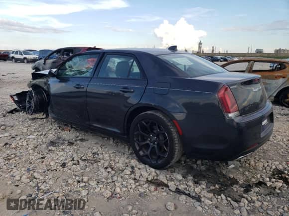 2019 Chrysler 300 Touring L с VIN 2C3CCAAG0KH694052, выставлен на аукционе Copart как лот 68475144 с пробегом Не указан миль и Списание • Salvage title. История ставок и продаж доступна на DreamBid. Изображение 2.