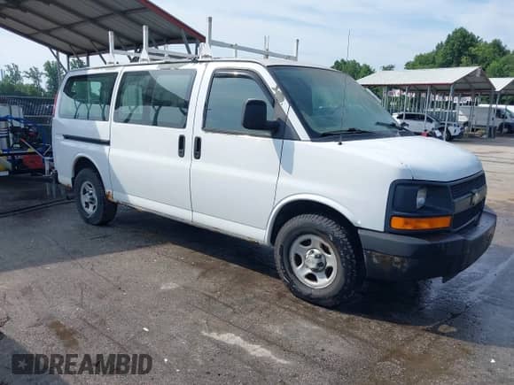 2007 Chevrolet Express Cargo z VIN 1GCFG15X671238277, wystawiony jako IAAI lot #42595354 z przebiegiem 152 287 mil mil oraz . Historia ofert i sprzedaży dostępna na DreamBid. Obrazek 1.