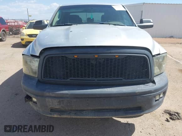 2010 Dodge 1500 SLT z VIN 1D7RV1CP4AS183860, wystawiony jako IAAI lot #42709767 z przebiegiem 228 765 mil mil oraz . Historia ofert i sprzedaży dostępna na DreamBid. Obrazek 6.