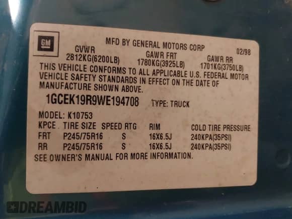 1998 Chevrolet Silverado 1500 z VIN 1GCEK19R9WE194708, wystawiony jako IAAI lot #42548241 z przebiegiem 197 471 mil mil oraz . Historia ofert i sprzedaży dostępna na DreamBid. Obrazek 9.