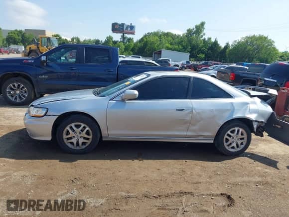 2002 Honda Accord EX с VIN 1HGCG22582A024834, выставлен на аукционе IAAI как лот 42540079 с пробегом 241 174 миль миль и . История ставок и продаж доступна на DreamBid. Изображение 14.