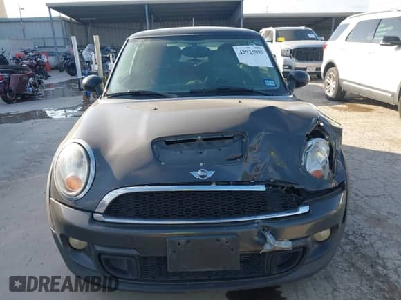 2013 MINI Hardtop S with VIN WMWSV3C54DT393473, listed as a IAAI auction lot 42925892 with 164,418 mi miles and . Bid and sale history available at DreamBid. Image 12.