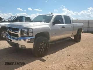 2008 Chevrolet Silverado 2500HD 1LT with VIN 1GCHK23678F122260, listed as a Copart auction lot 67199635 with 402,365 mi miles and Salvage title. Bid and sale history available at DreamBid. Image 1.