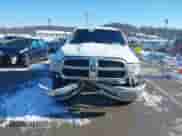 2017 Ram 1500 Tradesman z VIN 1C6RR7KG1HS809675, wystawiony jako IAAI lot #41242900 z przebiegiem 210 254 mil mil oraz . Historia ofert i sprzedaży dostępna na DreamBid. Obrazek 11.