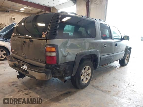 2000 Chevrolet Suburban LT with VIN 3GNFK16TXYG151521, listed as a IAAI auction lot 42535297 with 327,140 mi miles and . Bid and sale history available at DreamBid. Image 4.