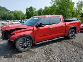 2023 Toyota Tundra Limited Hybrid z VIN 5TFJC5DB5PX037745, wystawiony jako Copart lot #60776575 z przebiegiem 40 863 mil mil oraz Czysty tytuł • Clean title. Historia ofert i sprzedaży dostępna na DreamBid. Obrazek 1.