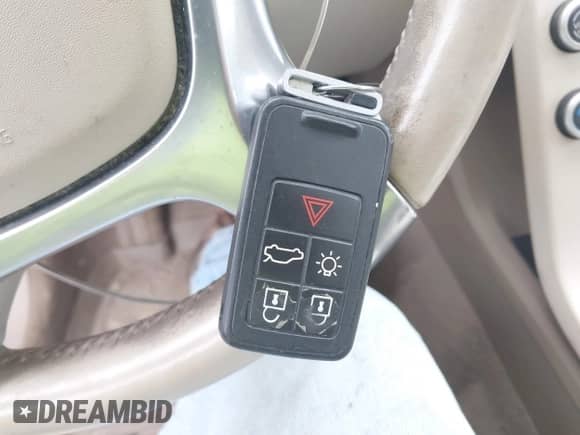 2010 Volvo XC70 3.0T с VIN YV4992BZ9A1080962, выставлен на аукционе IAAI как лот 42361679 с пробегом 180 612 миль миль и . История ставок и продаж доступна на DreamBid. Изображение 11.