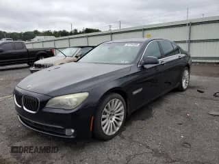 2011 BMW 7 Series 750i xDrive с VIN WBAKC6C51BC394634, выставлен на аукционе Copart как лот 67154295 с пробегом 115 391 миль миль и Чистый • Clean title. История ставок и продаж доступна на DreamBid. Изображение 1.