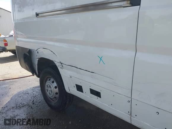 2023 Ram ProMaster Cargo z VIN 3C6MRVJG7PE536680, wystawiony jako IAAI lot #42044422 z przebiegiem 43 424 mil mil oraz . Historia ofert i sprzedaży dostępna na DreamBid. Obrazek 17.