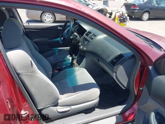 2003 Honda Accord LX z VIN 1HGCM66393A069288, wystawiony jako IAAI lot #42486831 z przebiegiem 289 450 mil mil oraz . Historia ofert i sprzedaży dostępna na DreamBid. Obrazek 5.