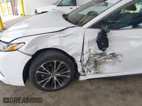 2019 Toyota Camry SE z VIN 4T1B11HK3KU847698, wystawiony jako IAAI lot #43421686 z przebiegiem 108 989 mil mil oraz . Historia ofert i sprzedaży dostępna na DreamBid. Obrazek 6.