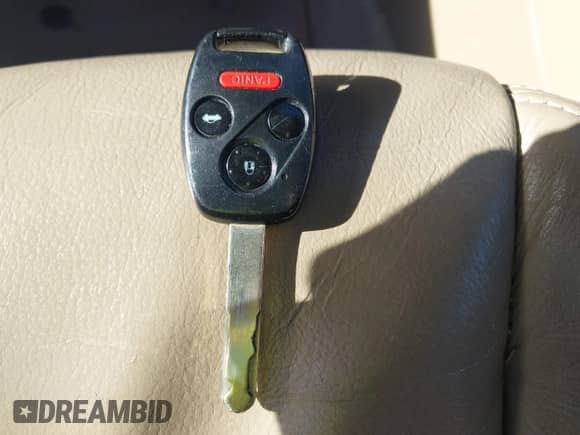 2005 Honda Accord EX-L with VIN 1HGCM55875A065797, listed as a IAAI auction lot 43489287 with 183,498 mi miles and . Bid and sale history available at DreamBid. Image 11.