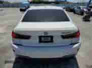 2020 BMW 3 Series M340i z VIN 3MW5U7J09L8B26303, wystawiony jako Copart lot #59202145 z przebiegiem 75 606 mil mil oraz Szkoda całkowita • Salvage title. Historia ofert i sprzedaży dostępna na DreamBid. Obrazek 6.