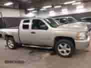 2007 Chevrolet Silverado 1500 1LT с VIN 1GCEK19C17Z553328, выставлен на аукционе IAAI как лот 41981500 с пробегом 145 800 миль миль и . История ставок и продаж доступна на DreamBid. Изображение 14.
