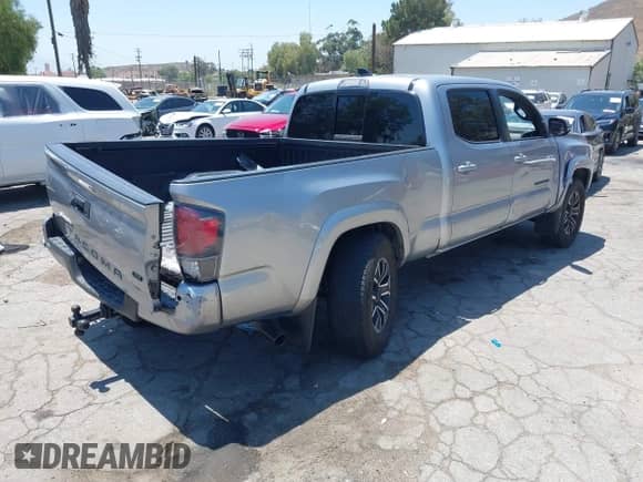 2020 Toyota Tacoma SR5 z VIN 3TMBZ5DN3LM025980, wystawiony jako IAAI lot #42215140 z przebiegiem 67 414 mil mil oraz . Historia ofert i sprzedaży dostępna na DreamBid. Obrazek 4.