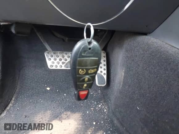 2011 Dodge Challenger SRT-8 z VIN 2B3CJ7DJ8BH597193, wystawiony jako IAAI lot #42069775 z przebiegiem 99 645 mil mil oraz . Historia ofert i sprzedaży dostępna na DreamBid. Obrazek 11.