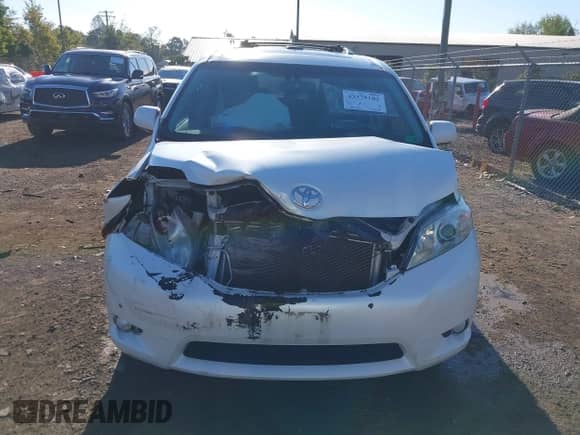2011 Toyota Sienna XLE AAS with VIN 5TDYK3DC7BS089178, listed as a IAAI auction lot 43375182 with 149,795 mi miles and . Bid and sale history available at DreamBid. Image 13.