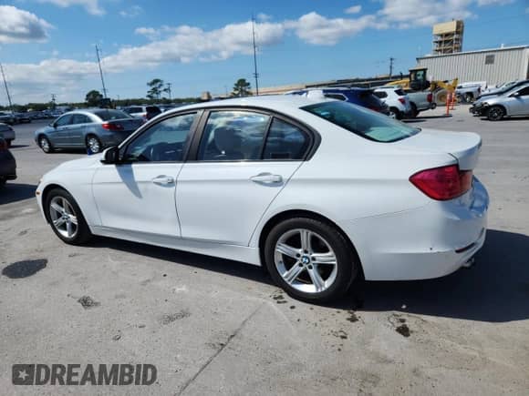 2012 BMW 3 Series 328i с VIN WBA3A5C54CF258132, выставлен на аукционе Copart как лот 86171945 с пробегом 31 168 миль миль и Списание • Salvage title. История ставок и продаж доступна на DreamBid. Изображение 2.