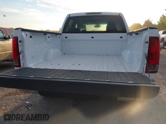 2011 GMC Sierra 1500 SLE z VIN 3GTP2VE35BG224680, wystawiony jako IAAI lot #43356809 z przebiegiem 744 412 mil mil oraz . Historia ofert i sprzedaży dostępna na DreamBid. Obrazek 16.