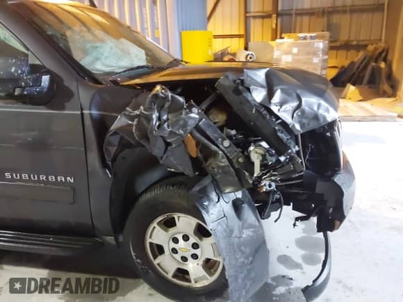 2010 Chevrolet Suburban LS с VIN 1GNUCHE01AR158111, выставлен на аукционе IAAI как лот 41602157 с пробегом 263 227 миль миль и . История ставок и продаж доступна на DreamBid. Изображение 18.