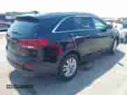 2019 Kia Sorento L z VIN 5XYPG4A35KG572575, wystawiony jako IAAI lot #43012602 z przebiegiem 86 540 mil mil oraz . Historia ofert i sprzedaży dostępna na DreamBid. Obrazek 4.