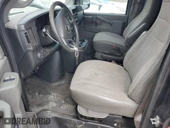 2019 Chevrolet Express Cargo с VIN 1GCWGBFP9K1140888, выставлен на аукционе Copart как лот 66743575 с пробегом 238 797 миль миль и Списание • Salvage title. История ставок и продаж доступна на DreamBid. Изображение 7.