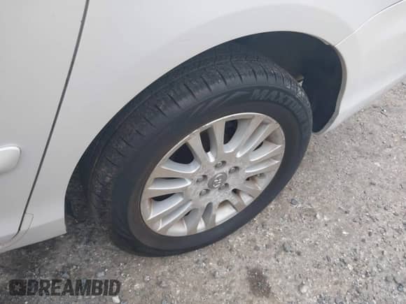 2008 Toyota Sienna XLE z VIN 5TDBK22C28S013556, wystawiony jako IAAI lot #42707977 z przebiegiem 132 764 mil mil oraz . Historia ofert i sprzedaży dostępna na DreamBid. Obrazek 12.